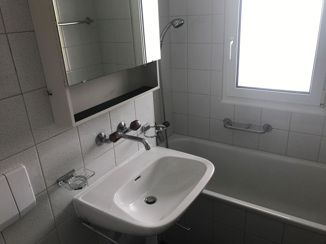 einfache 3 Zi.-Wohnung mit sonnigem Balkon