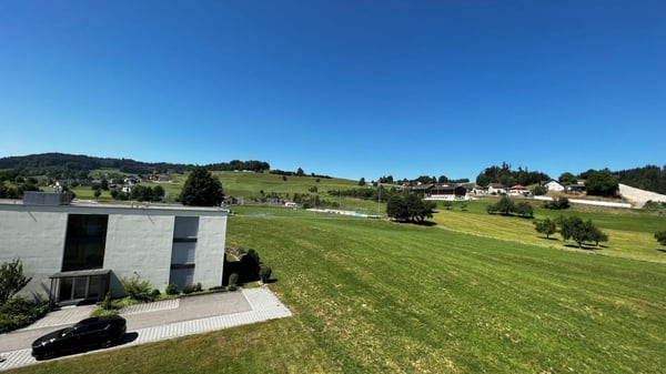 4.5 Zi.-Parterre-Wohnung mit Blick ins Grüne 3