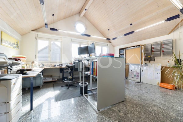 Seltener Fund: Wohnhaus mit grosszügiger Werkstatt und Büros 6