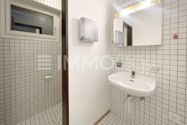 Tolles Büro nur 15 Minuten vom Stadtzentrum entfernt! 6