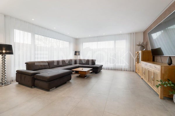 Ein architektonisches Highlight mit reichlich Platz 3