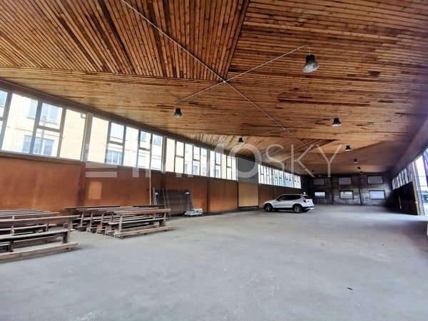 Capannone interessante con possibilità di edificare 2