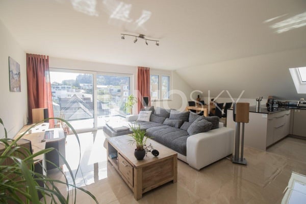 Super gepflegtes Dachbijou mit fantastischem Weitblick 1