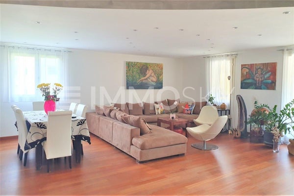 Ampi spazi luminosi a pochi passi da tutte le comodità 2