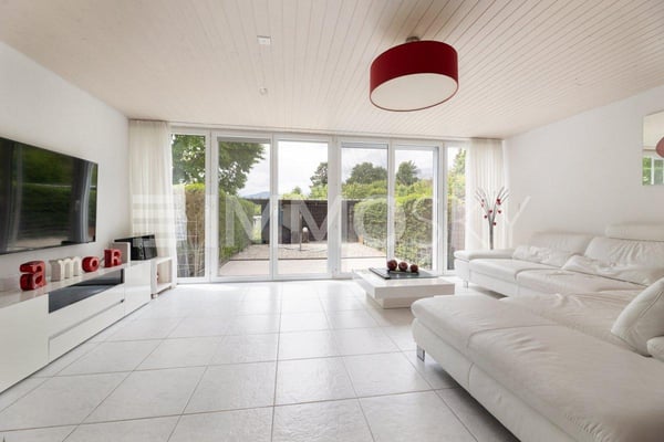 Lichtdurchflutet mit Garten 2