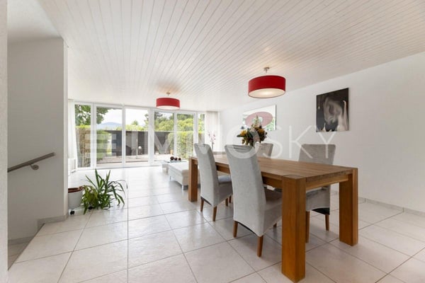 Lichtdurchflutet mit Garten 3