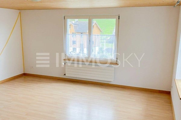 Tradition trifft Raum: Charmantes Haus im Glarnerland 2