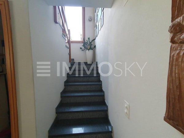 Casa indipendente con panorama montano e spazi all’aperto 4