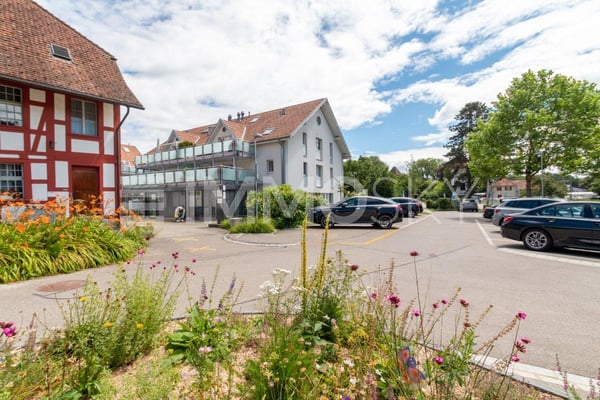 Business in Bestlage – Ihr Standort im Herzen von Jegenstorf 1