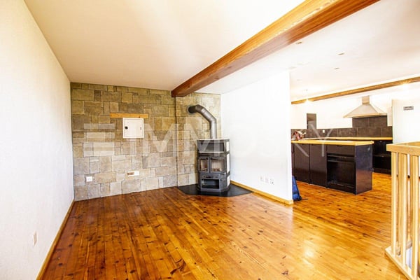 VIRTUAL TOUR :2.5-Zimmer-Wohnung in einem Zweifamilienhaus 2