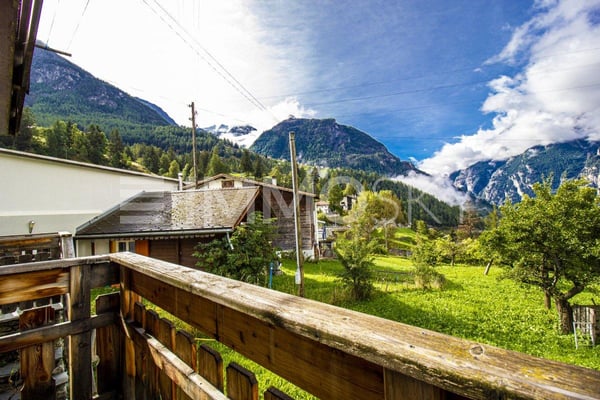 VIRTUAL TOUR :2.5-Zimmer-Wohnung in einem Zweifamilienhaus 1