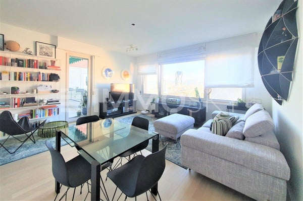 In centro, piano alto panoramico, con vista lago 1