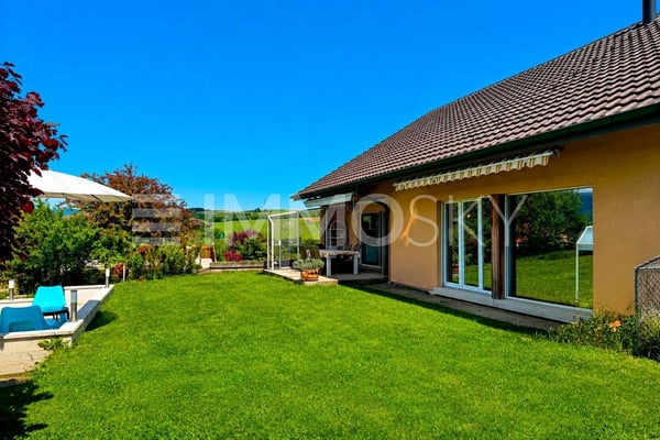 Villa familiale à Chavornay avec piscine couverte 9