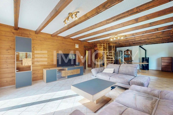 Magnifique chalet de 7 pièces à Troistorrents 1