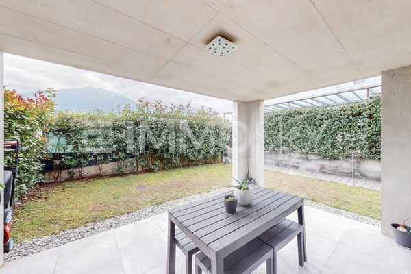 In zona residenziale tranquilla e soleggiata con giardino recintato 2