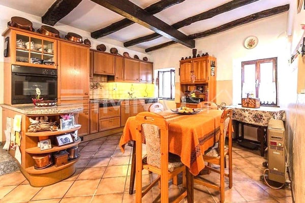 Nido di pace in un borgo autentico 3