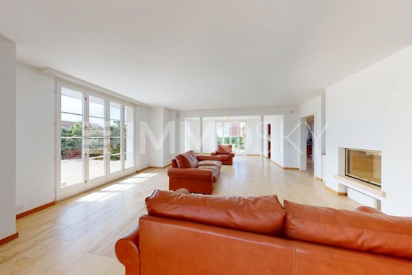 Au coeur de Mont-sur-Rolle : Maison d'exception 6