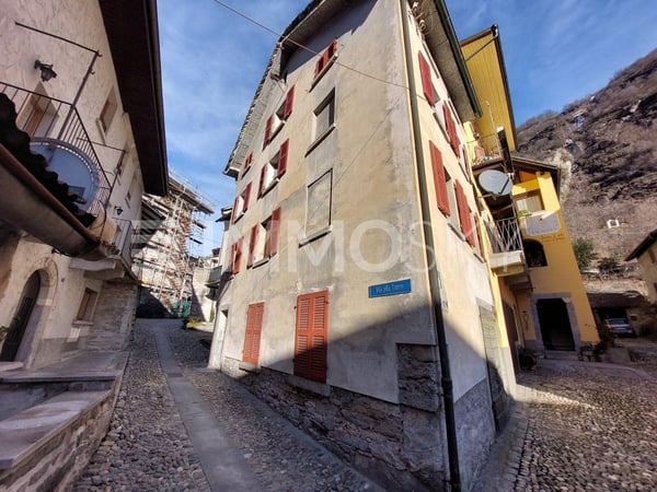 Tipica casa Ticinese nel borgo vecchio 1