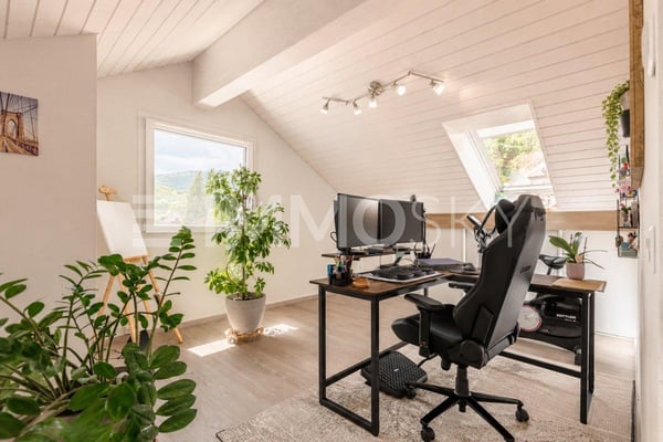 Appartement 4.5 pces de 131 m2 à 10 min. de Orbe 7