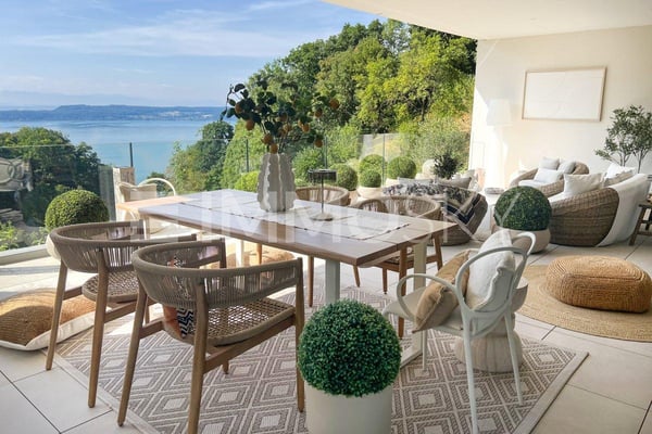 Appartement dexception avec vue lac et prestations haut de gamme 1