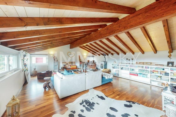 Splendida casa con mansarda panoramica, terrazze e giardino privato 5