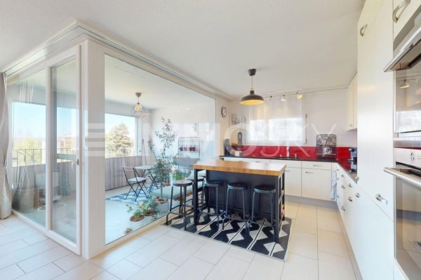 4.5 pièces lumineux avec loggia à Fribourg ! 2