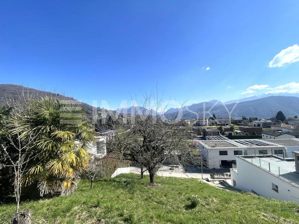 In zona soleggiata e panoramica 1