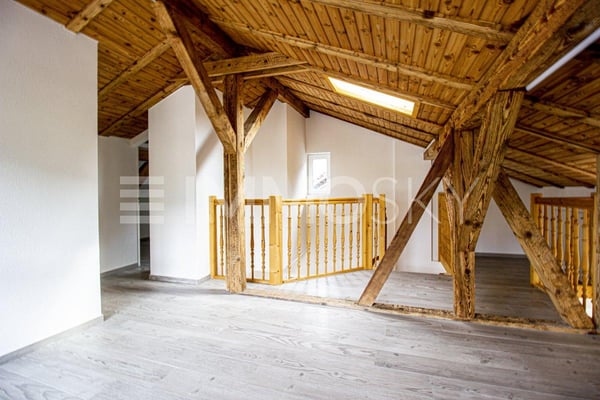 Immeuble de rendement avec grange attenante (REN env 3.9%) 3