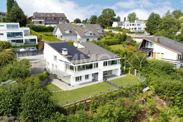 Über den Dächern Edles Wohnen mit Blick auf den Zürichsee 2