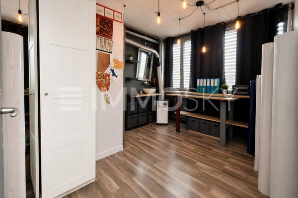 150m2 de surface commerciale en duplex à Nyon 3