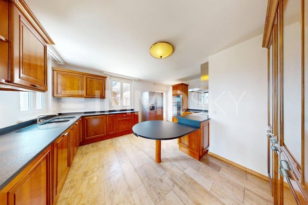 Au coeur de Mont-sur-Rolle : Maison d'exception 8