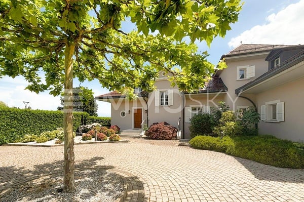 Au coeur de Mont-sur-Rolle : Maison d'exception 2