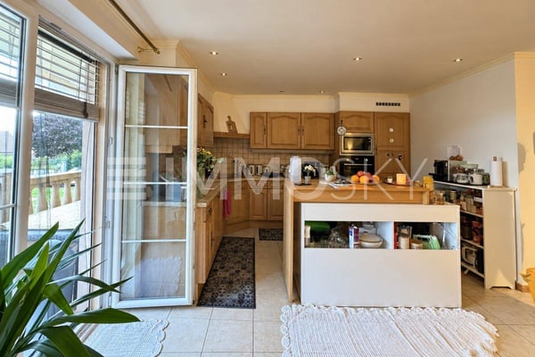 Pour investisseurs : Immeuble à 5 min. de Chavornay (REN. env. 4.29%) 10