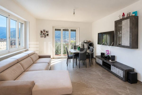 Bellinzona  Appartamento 4.5 locali con balcone panoramico 2