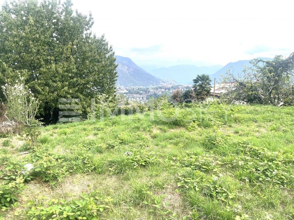 Grande particella RE3 in zona residenziale estensiva 2