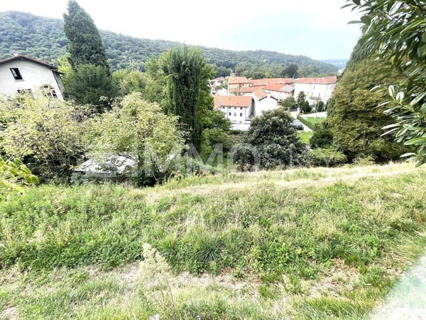 Interessante particella in zona RE3 - RU2 con ottimo soleggiamento 5