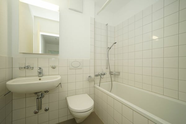 Moderne, stadtnahe 1 Zimmer Wohnung an ruhiger Lage mit Aussensitzplatz 4