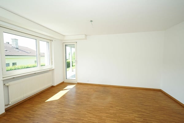 Moderne, stadtnahe 1 Zimmer Wohnung an ruhiger Lage mit Aussensitzplatz 2