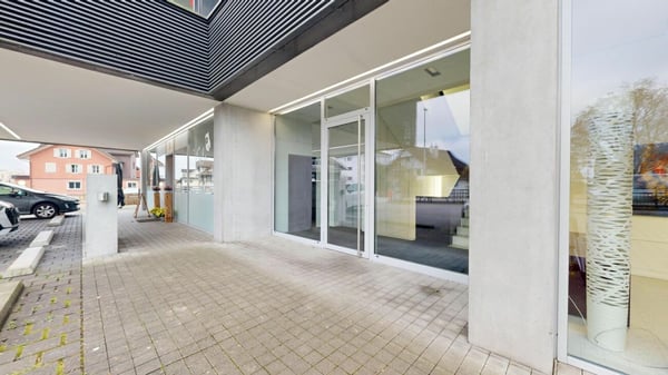 Moderner Gewerberaum mit 72 m² Fläche und 42 m² Empfangsbereich und Küche im markanten GWAND in Merenschwand 15