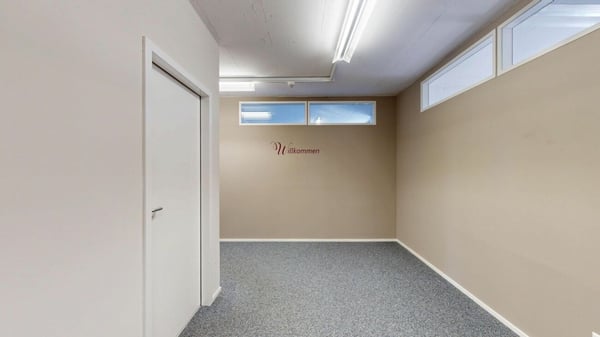 Moderner Gewerberaum mit 72 m² Fläche und 42 m² Empfangsbereich und Küche im markanten GWAND in Merenschwand 9
