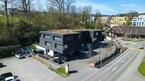 Moderner Gewerberaum mit 72 m² Fläche und 42 m² Empfangsbereich und Küche im markanten GWAND in Merenschwand 18