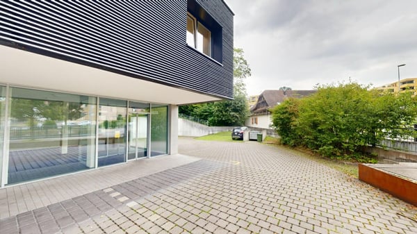 Ladenlokal mit grosser Sichtbarkeit mit grosser Fensterfront und automatischer Schiebetüre 8