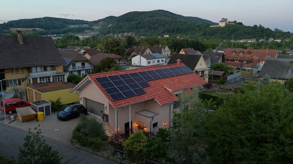 Classic Contemporary Living - Stilvolles 2.5-Zimmer-Einfamilienhaus mit Privatgarten, Swimspa & Smart Home in Veltheim 34