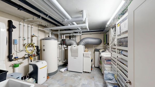 Classic Contemporary Living - Stilvolles 2.5-Zimmer-Einfamilienhaus mit Privatgarten, Swimspa & Smart Home in Veltheim 30