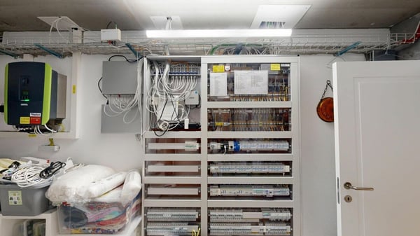 Classic Contemporary Living - Stilvolles 2.5-Zimmer-Einfamilienhaus mit Privatgarten, Swimspa & Smart Home in Veltheim 31