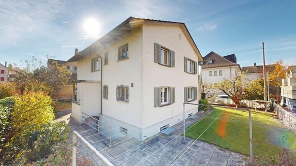 2-Familienhaus mit Potenzial an attraktiver Lage in Wettingen 1