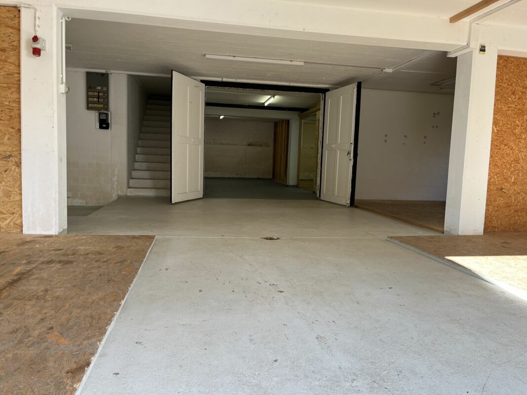 Viel Platz für Ihr Lager oder Hobby : 170 m² an zentraler Lage in Glattfelden zu vermieten