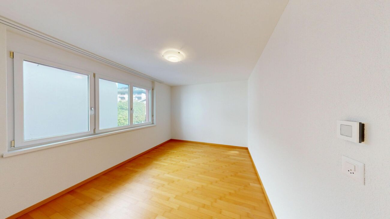 Zentral wohnen in Bülach: Hochwertige 4.5 Zimmerwohnung, 145m2, mit beheizter Loggia