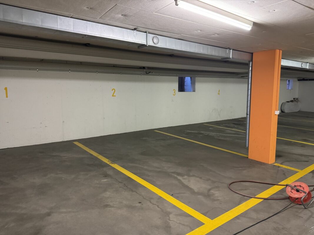 Zentral wohnen in Bülach: Hochwertige 4.5 Zimmerwohnung, 145m2, mit beheizter Loggia
