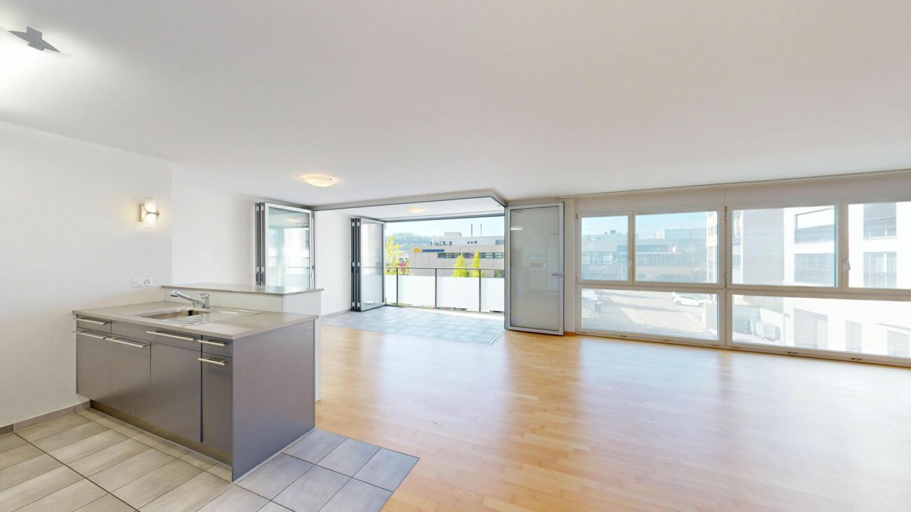 Zentral wohnen in Bülach: Hochwertige 4.5 Zimmerwohnung, 145m2, mit beheizter Loggia
